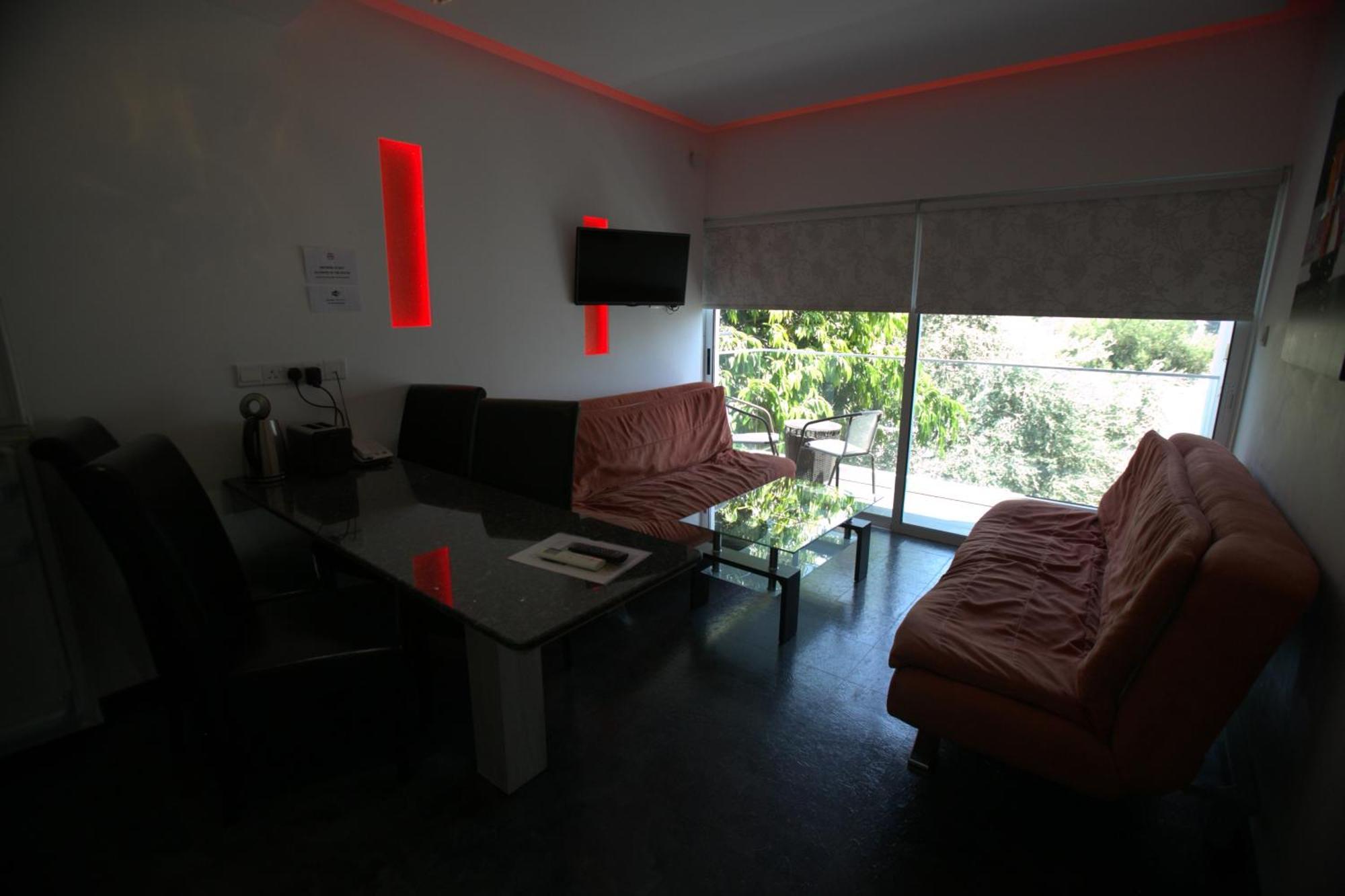 Neptune Hotel Apartments Paphos Coral Bay Exterior foto