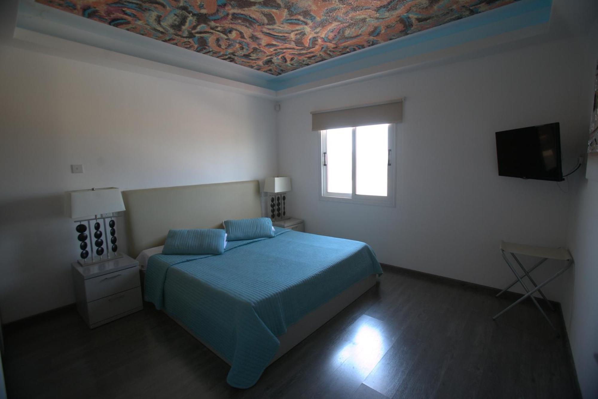Neptune Hotel Apartments Paphos Coral Bay Exterior foto