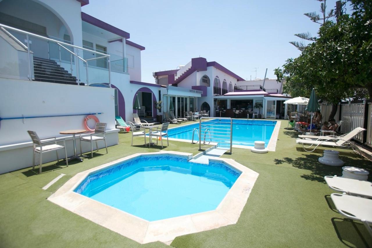 Neptune Hotel Apartments Paphos Coral Bay Exterior foto