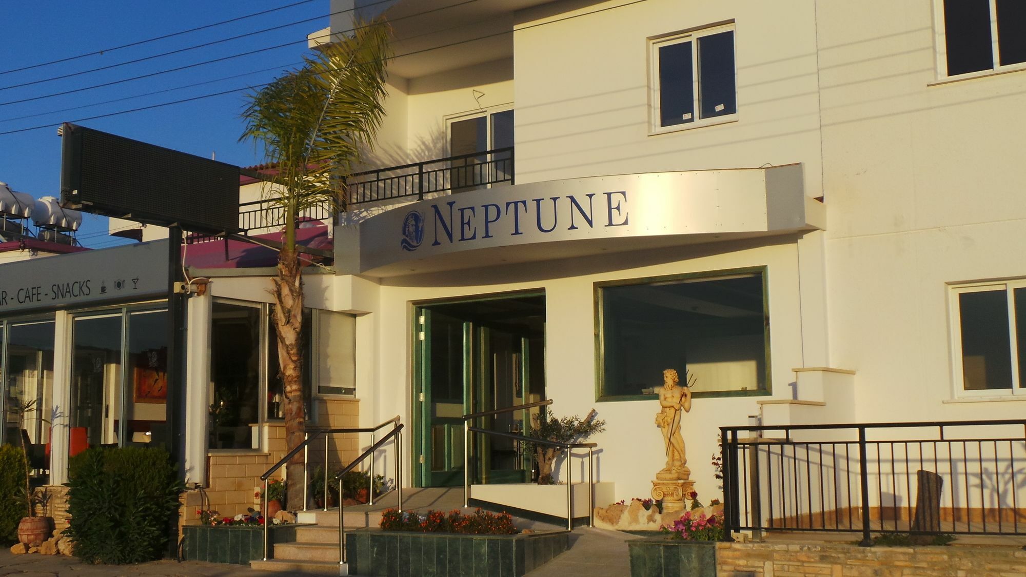 Neptune Hotel Apartments Paphos Coral Bay Exterior foto