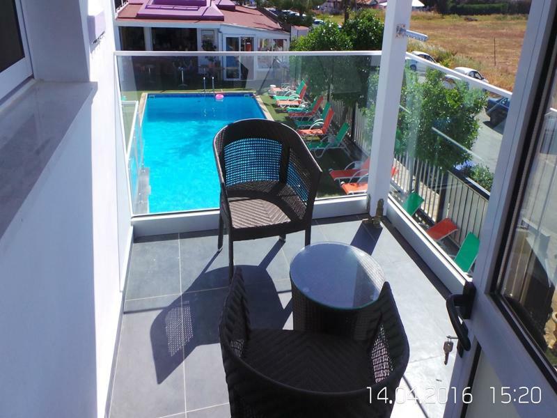 Neptune Hotel Apartments Paphos Coral Bay Exterior foto